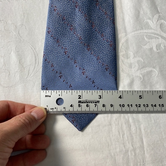 Clavin Klein Blue/Gray & Gold Specks Vine Print‎ !00% Silk New Standard Tie - Picture 4 of 5